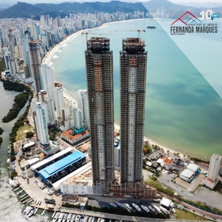 Construo chega ao topo e Balnerio Cambori agora tem o maior prdio da Amrica Latina 