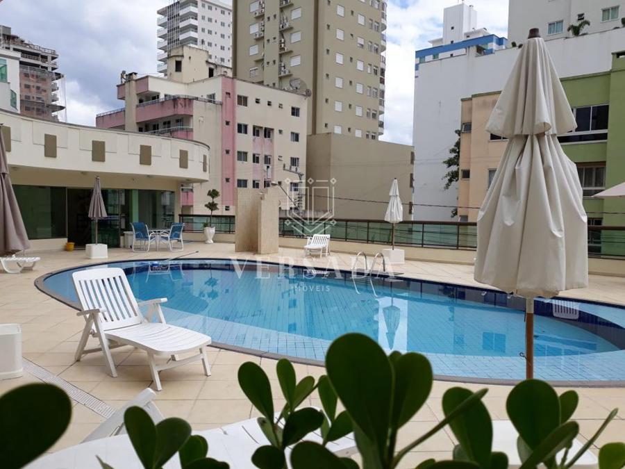 APARTAMENTO EM MEIA PRAIA OPORTUNIDADE Á VENDA 